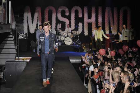 Moschino-Fashion-Show-SS2012