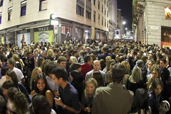 montenapoleone-vogue-fashion-night-out-milano-8-settembre montenapoleone-vogue-fashion-night-out-milano-8-settembre