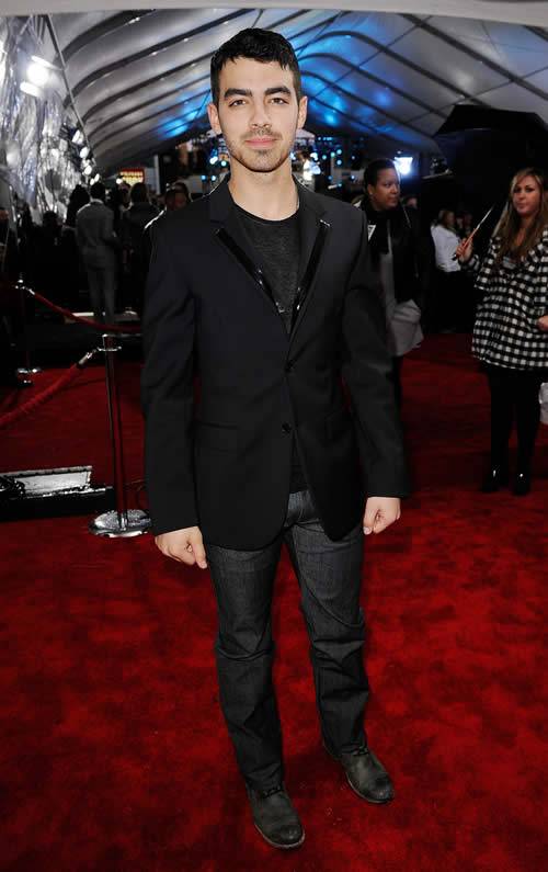 jonas,joe-calvin-klein-collection-AMERICAN-MUSIC-AWARDS-la-112011_ph_getty-images-6mos-global