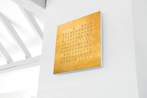 QLOCKTWO-CE-GOLD_IT