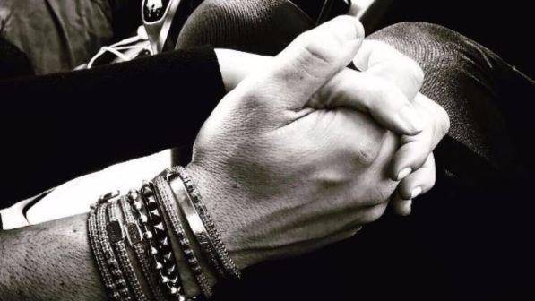 Laura Torrisi dimentica Pieraccioni con il pilota luca betti: amore folle