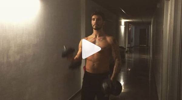 Stefano De Martino video fisico