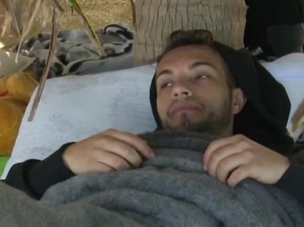 Isola dei famosi 2016 Marco Carta sta male non mangia e non beve