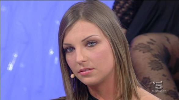 Uomini e donne quando va in onda la puntata di Tara che racconta la sua verità? Si prosegue in Tribunale?