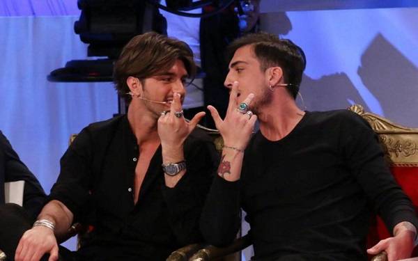 Uomini e Donne la scelta e la promessa di Andrea e Oscar a Maria