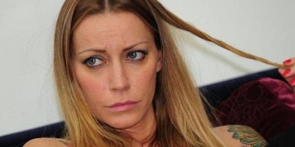 Uomini e Donne momenti di terrore per Karina Cascella