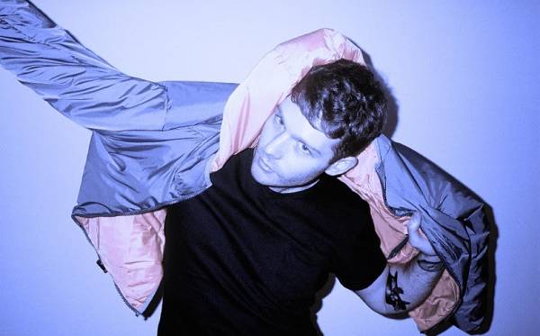 Off Jacket by Nyky La giacca-culto del brand protagonista al White