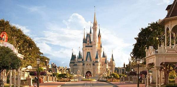 Tra giostre e montagne russe: estate in America con British Airways e i 5 migliori parchi a tema degli USA