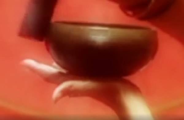 Grande Fratello vip la verità sulla campana tibetana