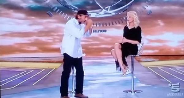 Isola dei famosi Ceccherini dopo il faccia a faccia con Raz e Moreno se ne va dallo studio