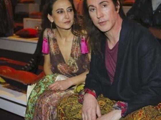 Sfilata Etro donna aI 2017 Manuel Agnelli abito Etro ospite