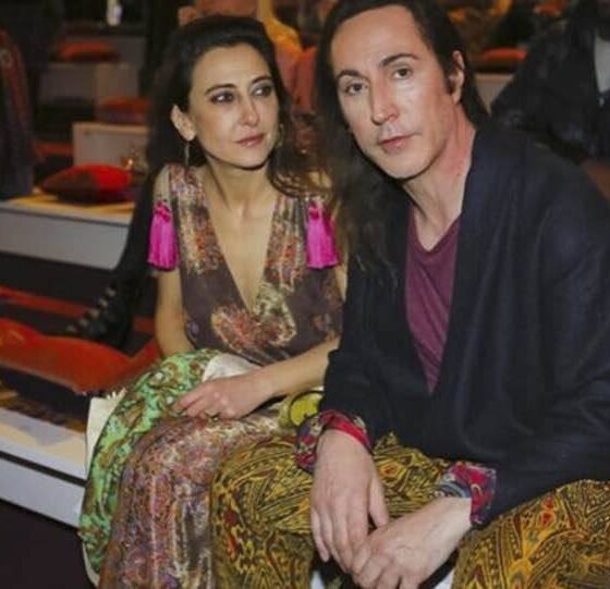 Sfilata Etro donna aI 2017 Manuel Agnelli abito Etro ospite