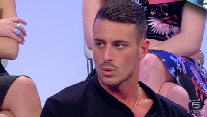 Mattia corteggiatore di Uomini e Donne: è lì solo per farsi vedere?