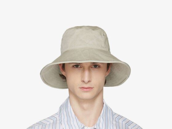 Acne Studios e la sua linea d'abbigliamento che detta le nuove tendenze