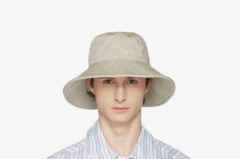 Acne Studios e la sua linea d'abbigliamento che detta le nuove tendenze