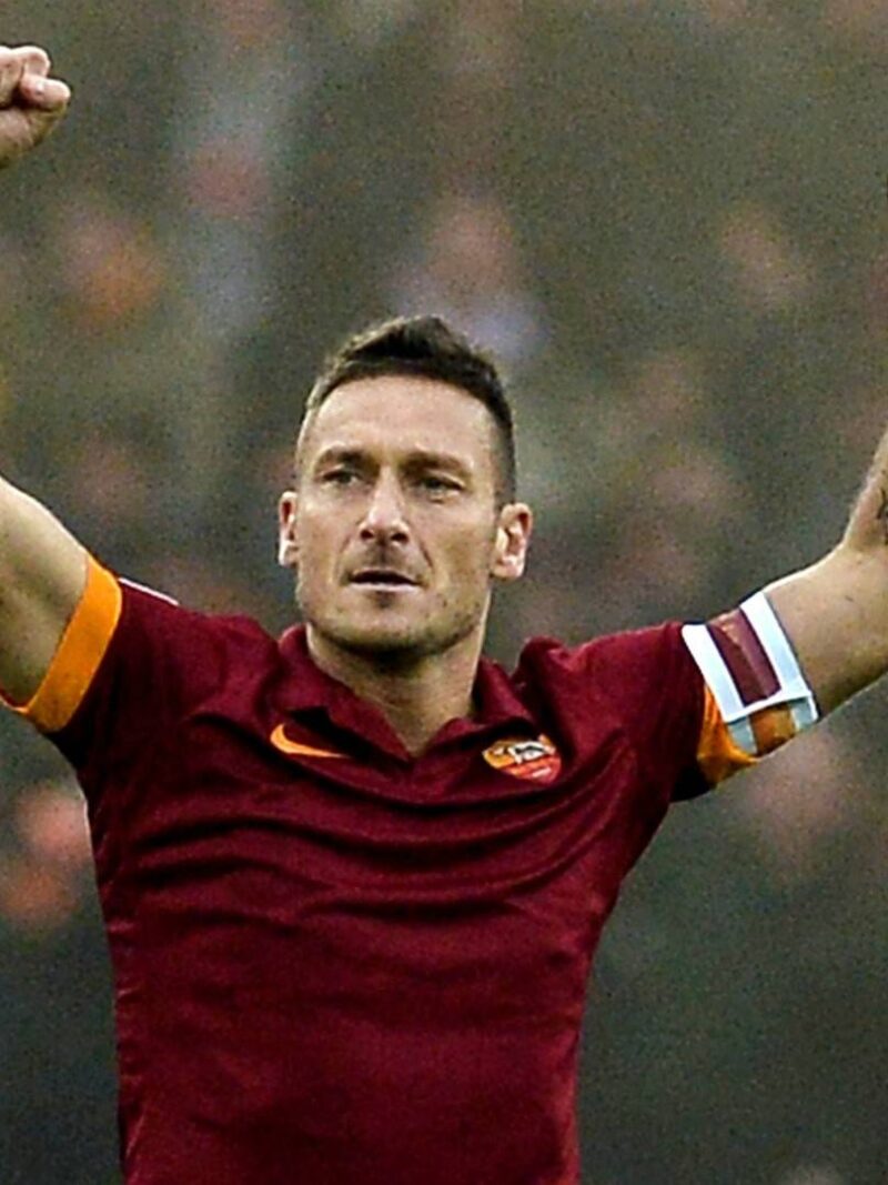 Totti si ritira davvero a maggio? Il capitano della Roma potrebbe voler continuare a far brillare la sua leggenda