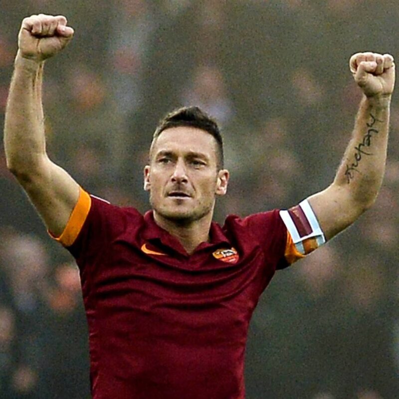 Totti si ritira davvero a maggio? Il capitano della Roma potrebbe voler continuare a far brillare la sua leggenda