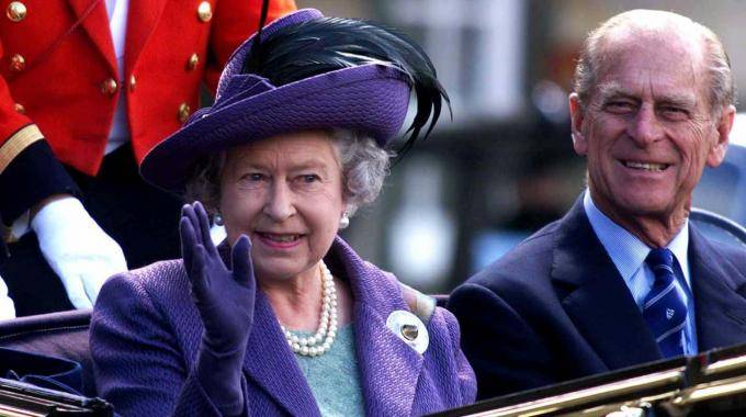 Londra Filippo Di Edimburgo sta male? Riunione d'emergenza a Buckingham Palace