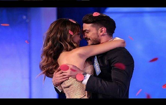 Look abito Rosa Perrotta scelta a Uomini e donne che cosa ha indossato?