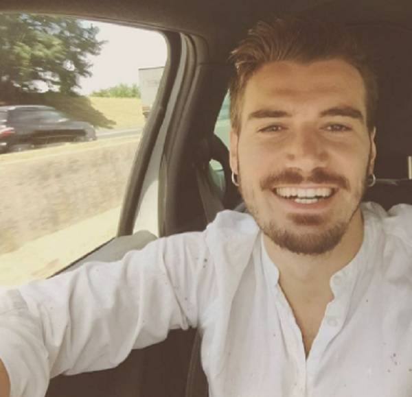 Uomini e Donne Rosa sceglie Alex dopo l'inaspettato messaggio d'amore