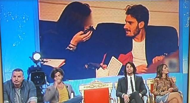 Uomini e Donne: chi è la ragazza con cui Alex è stato beccato in discoteca?