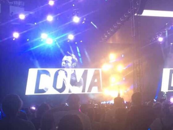 Tiziano Ferro concerto a San Siro le foto, l'acqua e gli ospiti Ramazzotti e Mengoni