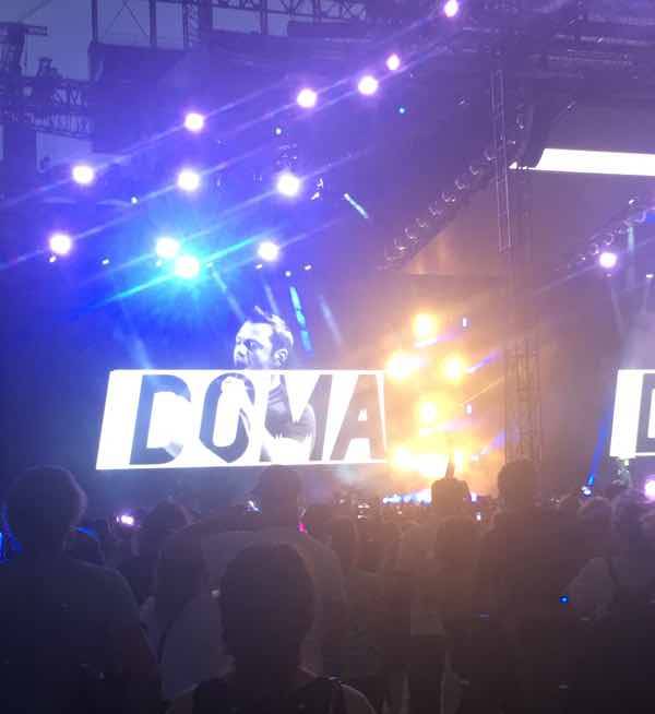 Tiziano Ferro concerto a San Siro le foto, l'acqua e gli ospiti Ramazzotti e Mengoni