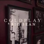 Il nuovo video "Miracles" dei Coldplay in collaborazione con Big Sean immigrati al centro delle immagini
