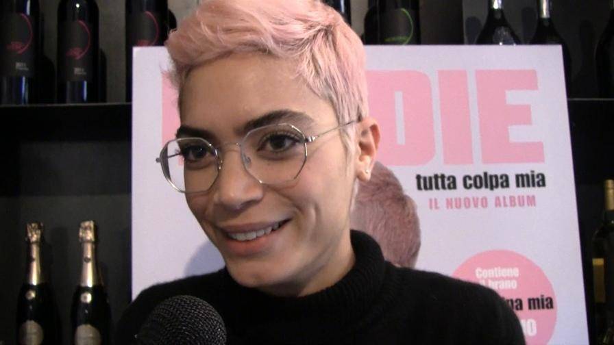 Parpiglia:"Elodie non sarebbe mai uscita con Stefano se non avesse rotto con Emma"