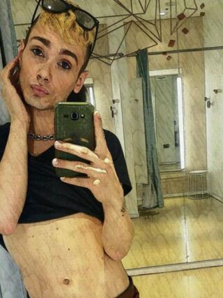 Chi è Vale nTino il cantante rap e ballerino che divide gli utenti Facebook