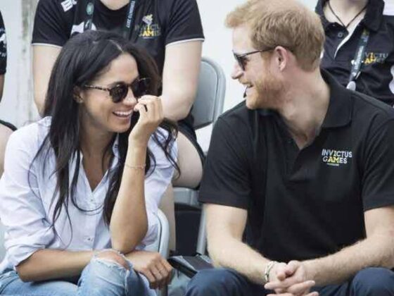 Principe Harry il look in strada insieme alla compagna Meghan