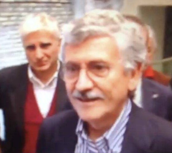 D'Alema contro Renzi:"A distruggerlo ci penseranno gli italiani"