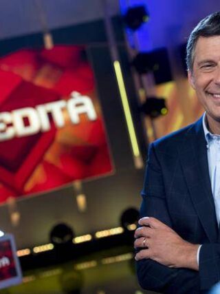 Fabrizio Frizzi ricoverato per Ischemia in corso accertamenti, lui è vigile