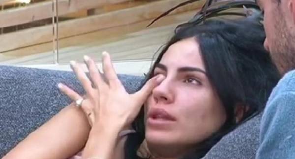 Andra Damante in studio al Grande Fratello Vip messaggio per Giulia e le lacrime