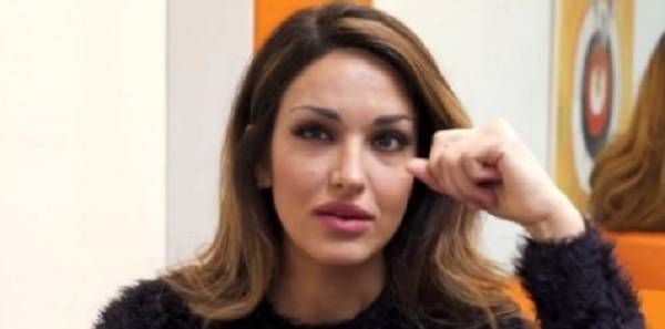 Grande Fratello vip Rosa Perrotta piange per Luca Onestini