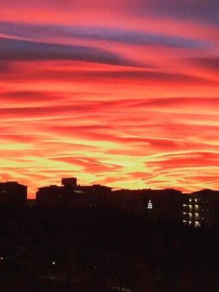 Cosa sono le nubi lenticolari del bellissimo tramonto su Milano?