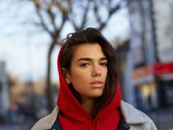 Dua Lipa a X Factor 2017 abito look e stilista scelto per l'esibizione