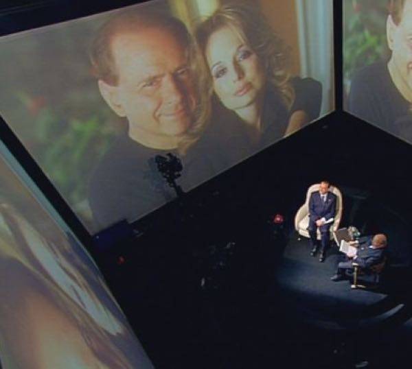 Costanzo intervista Berlusconi in prima serata e Silvio si fa lo spot da solo