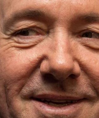 Ecco come Kevin Spacey ha usato il fatto di essere represso per far tacere le vittime di molestie