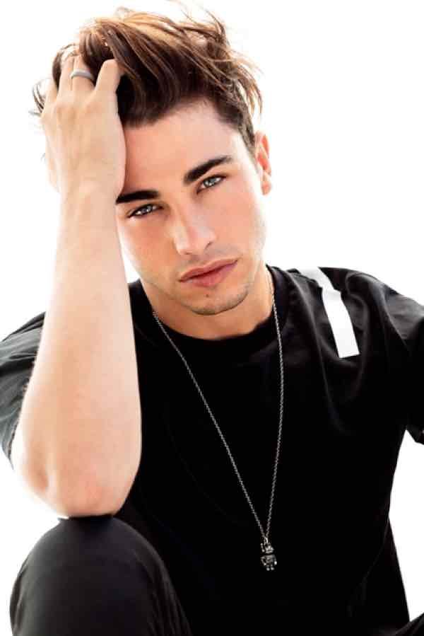 Riki canta la colonna sonora del film "Leo da Vinci Missione Monna Lisa"