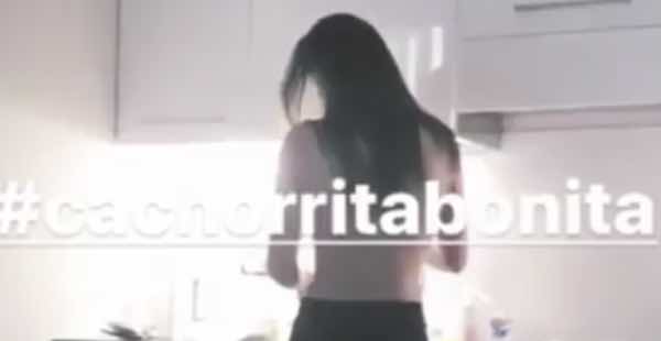 Cecilia Rodriguez a Natale senza reggiseno sui social fa infuriare il web