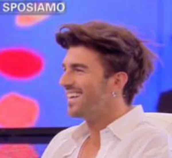 Andrea Damante a Pomeriggio 5:"Ecco quando sposerò Giulia De Lellis"