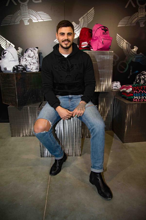 Francesco Monte a Pitti Uomo insieme ad Aida Yespica tra moda e amicizia