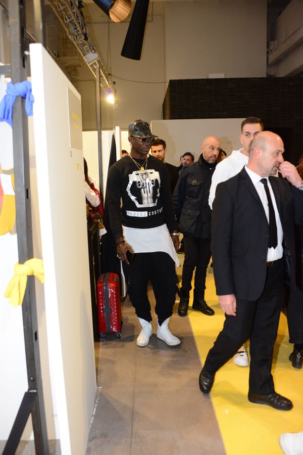 White Show Milano Mario Balotelli per le tendenze streetwear