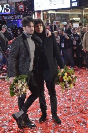 Fabrizio Moro Sanremo 2018 look stilista e abito scelto per l'Ariston