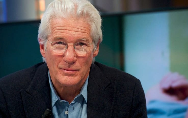 Richard Gere Sanremo Young ospite, abito e stilista scelto
