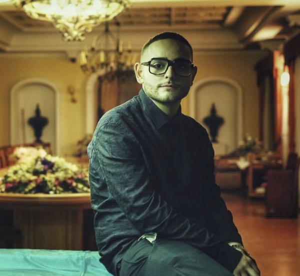 Rocco Hunt Sanremo Young abito e stilista scelto per il programma