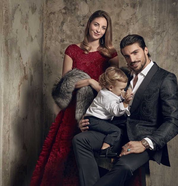 Marian Di Vaio sulla copertina di Vanity Fair con tutta la famiglia come la Royal Family