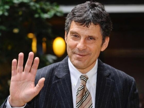 Funerali Fabrizio Frizzi ecco come e dove vederli in diretta TV sulla Rai