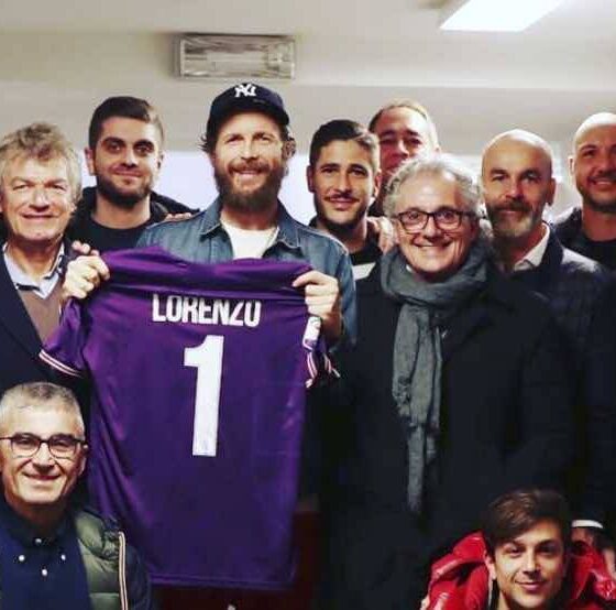 Jovanotti concerto da brividi quando canta una canzone per Davide Astori